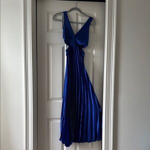 Elegant Blue Pleated Dress